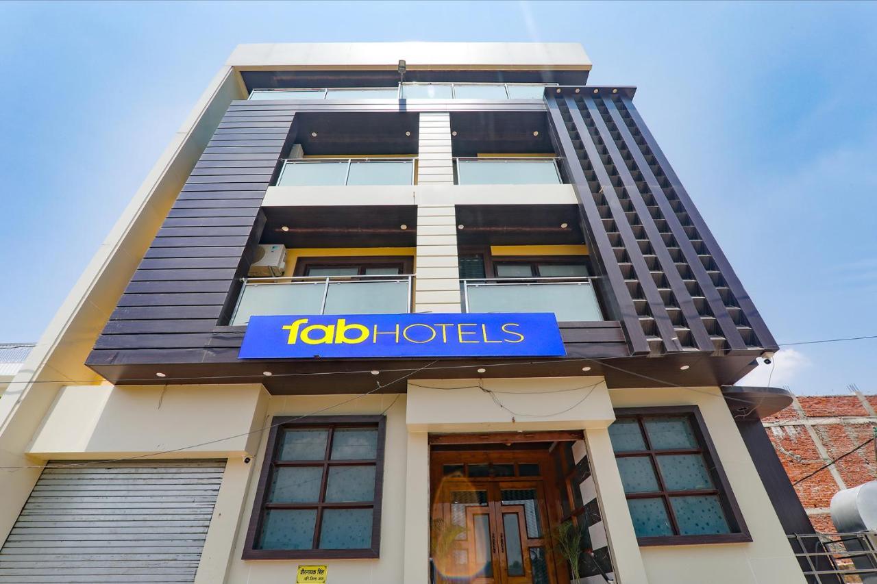 Hotel Fabhotel Saumendra